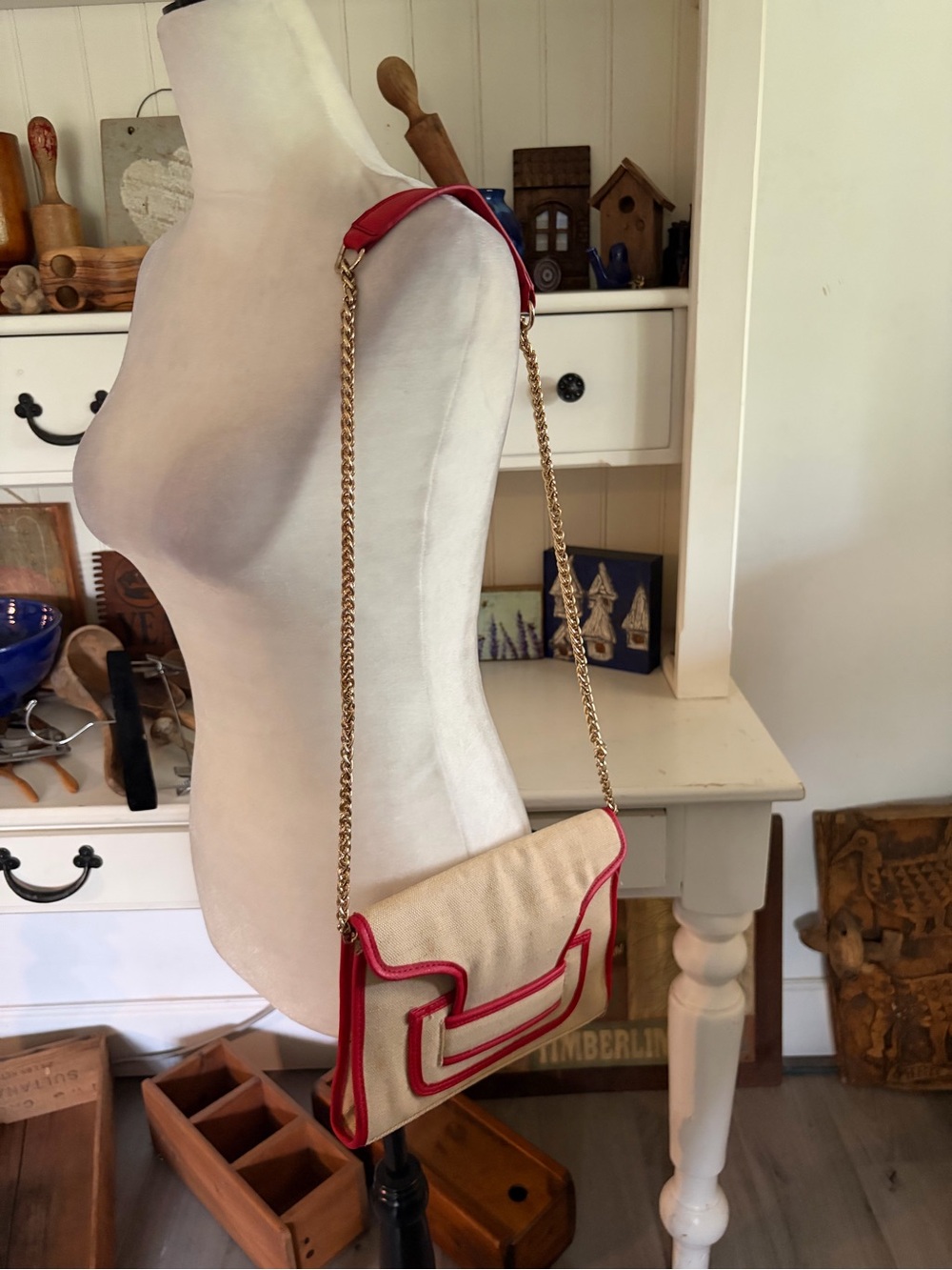 Le Château Beige and Red Chain Shoulder Bag
